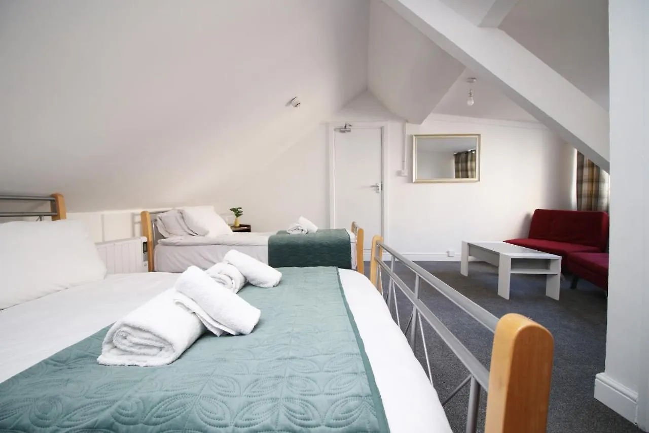 Spacious 5 Bedroom Apartment In Swansea
